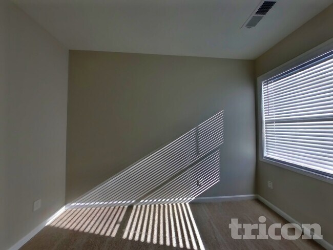 Building Photo - 7802 Bluefin Trail