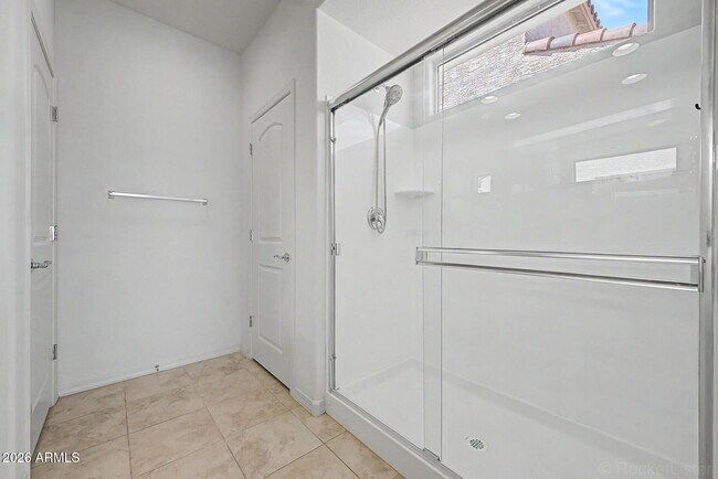 Building Photo - 8954 W San Juan Ave