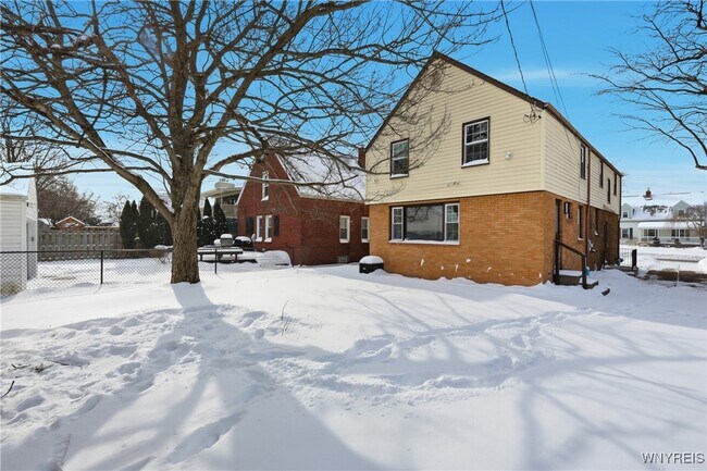 Building Photo - 219 Louvaine Dr