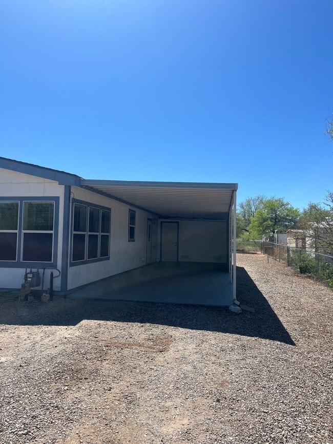 Building Photo - Beautiful 2 Bedroom 2 Bathroom home in Mescal Az. Large front porch and attached carport