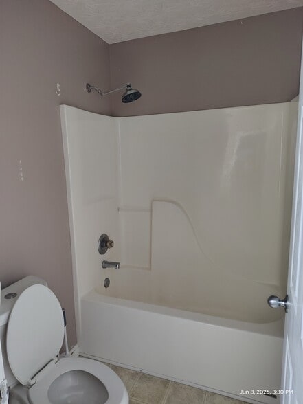 2nd floor bath - 1359 River Club Dr NE