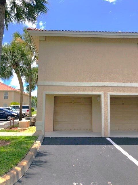 Building Photo - 8255 Ibis Club Dr