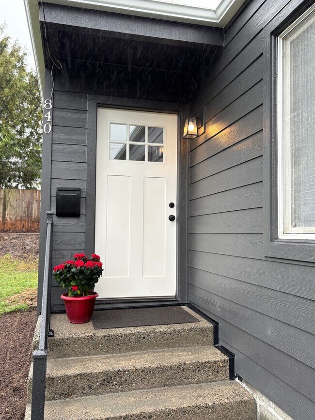 Building Photo - Live in Ballard - everything is new! 2 bed 2 bath