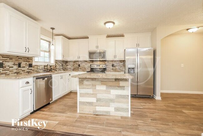 Building Photo - 1412 Freedom Dr