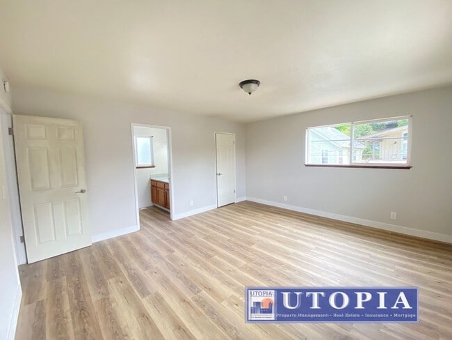 Building Photo - Beautiful and Bright Aptos Home Very Close to Rio Del Mar Beach
