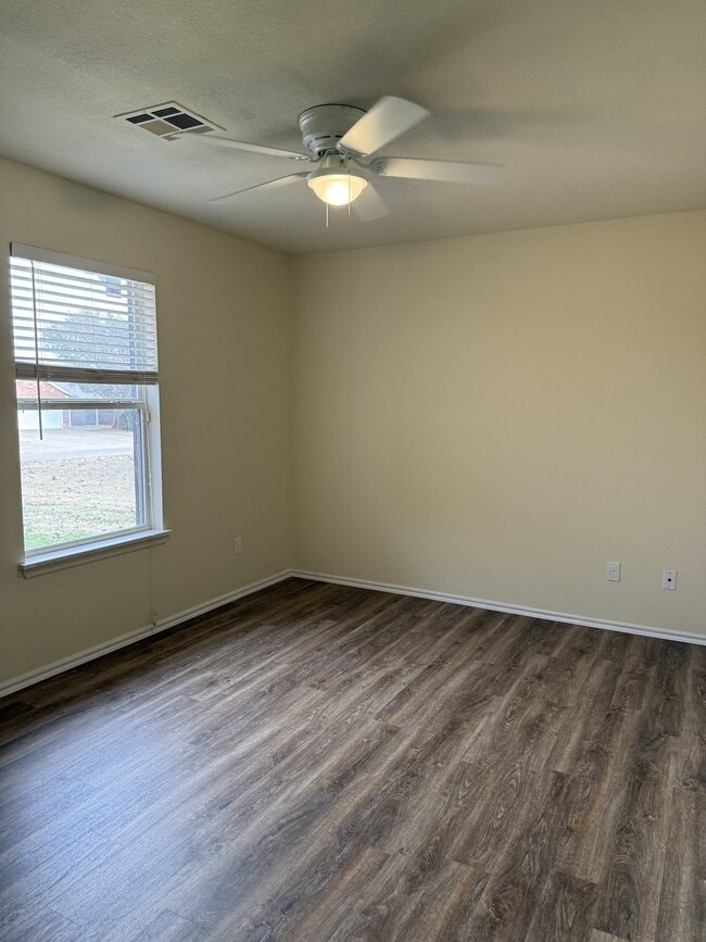 Building Photo - 5521 W 7th Ave