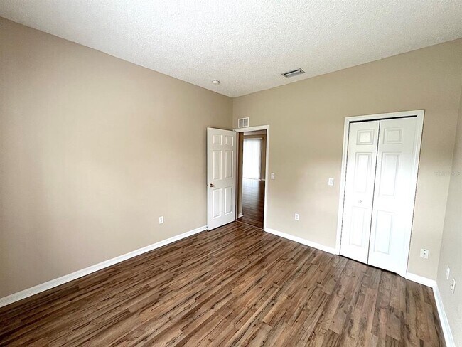 Building Photo - 36 Ripplewood Ln