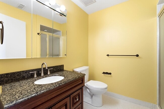 Building Photo - 1006 Paradise Rd