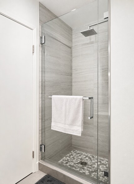 Building Photo - 30902 Club House Dr