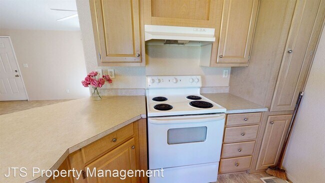 Building Photo - 3 br, 2 bath House - 2410 Central Avenue