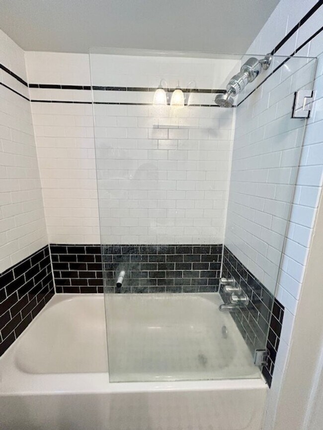 Building Photo - 3640 39th Street NW #E527