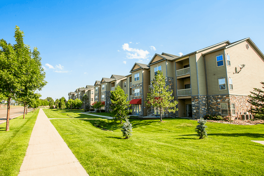 Enjoy the beautiful walkway - Settlers Creek