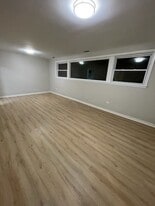 Building Photo - 7202 W Crain St