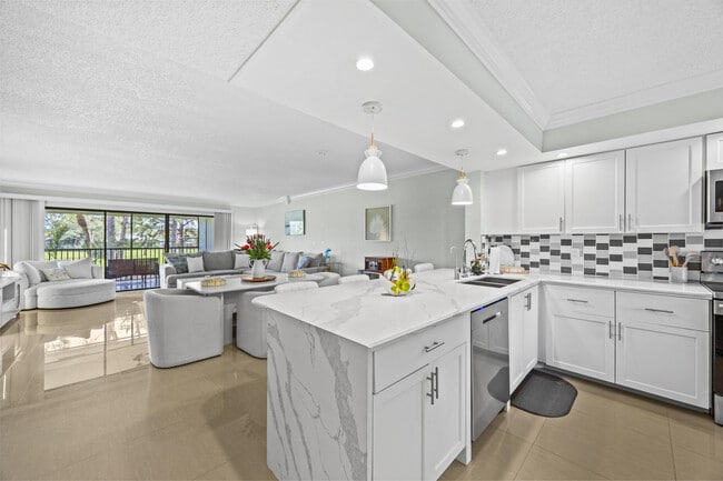 Building Photo - 12926 Briarlake Dr