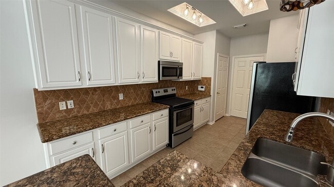 Building Photo - 35 Ledgestone Pl