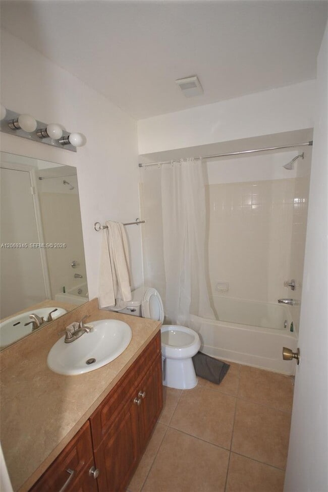Building Photo - 2796 S University Dr