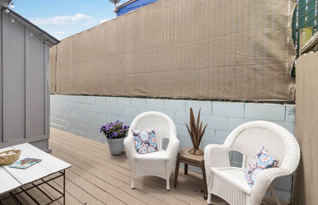 Building Photo - 779 Mermaid Ave