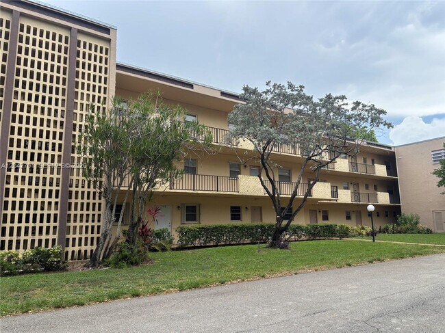 Building Photo - 300 Berkley Rd