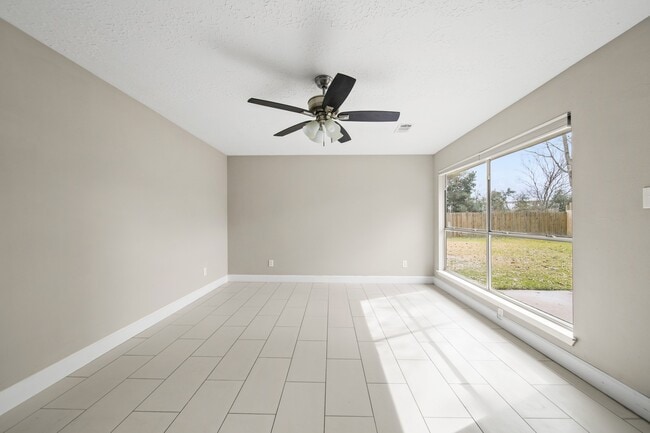 Building Photo - 7010 Pembrough Ln