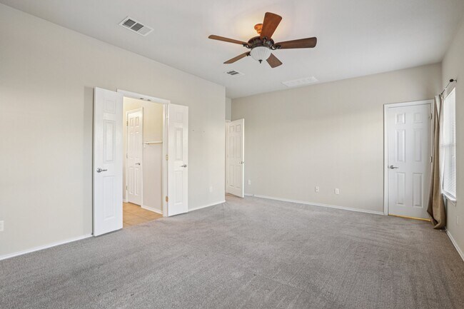 Building Photo - 165 Firwood N