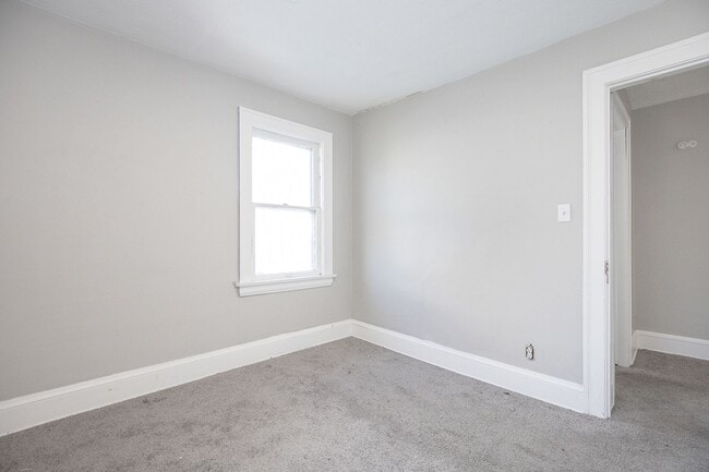 Building Photo - 3 BED 1 BATH BEAUTIFUL SINGLE HOME!