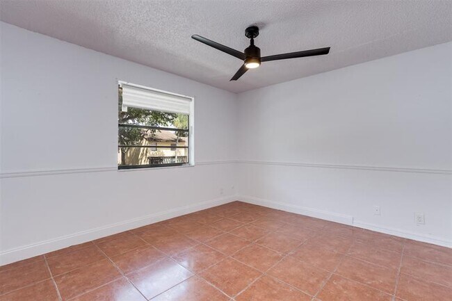 Building Photo - 7950 NW 11th Ct