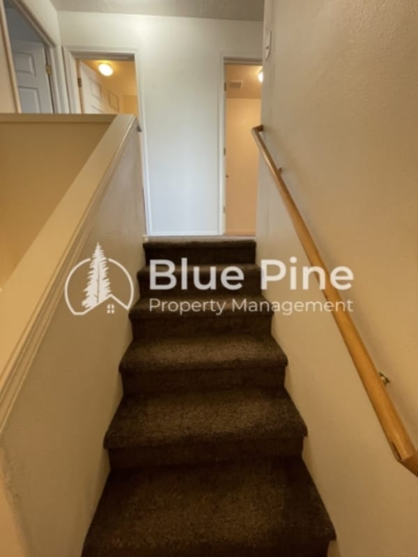 Building Photo - 345 S Byron Ave
