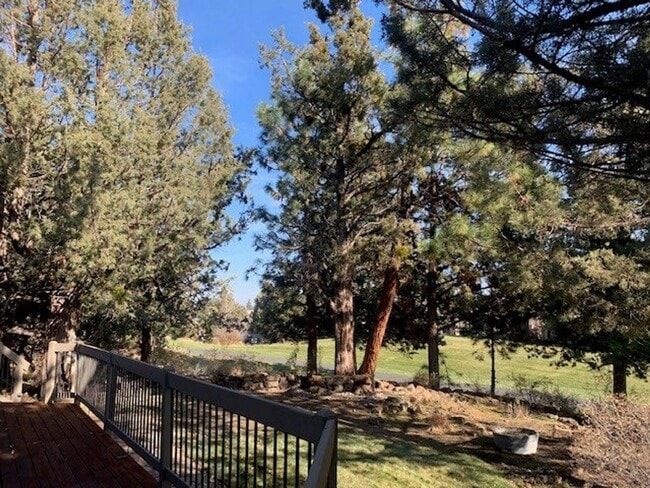 Building Photo - 3 Bed/2 Bath In River's Edge Community - G...