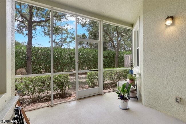Building Photo - 1335 Mariposa Cir