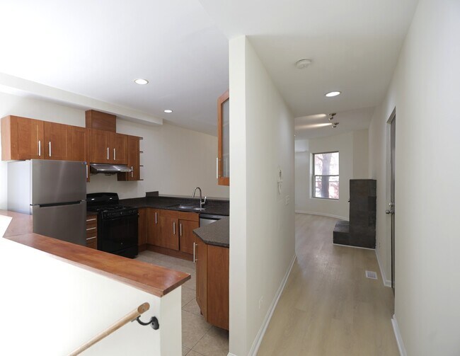Building Photo - 1223 E 52nd St
