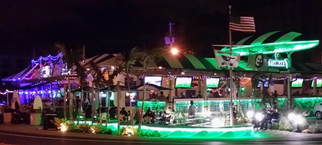 Building Photo - 2060 NE 1st St