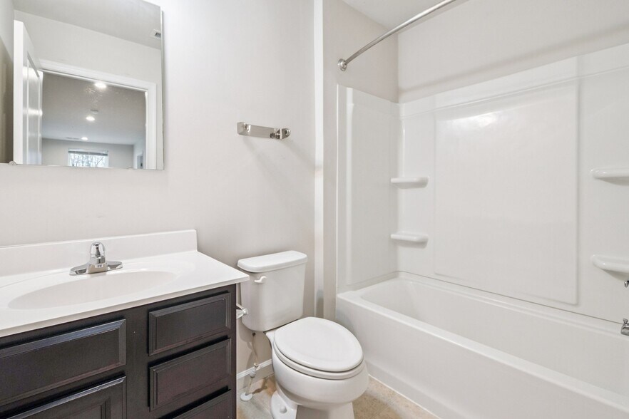 Building Photo - 10108 Blansford Way