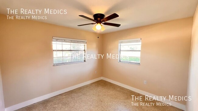 Building Photo - 4709 Redfern Dr