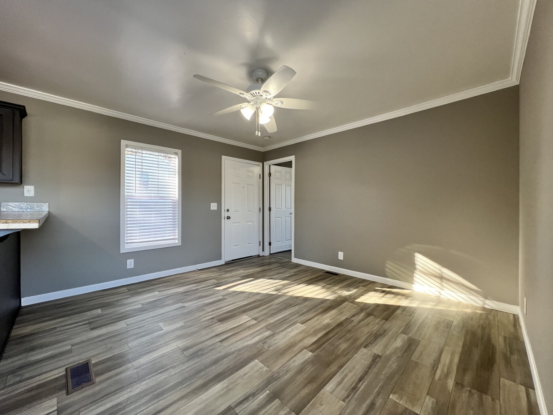 Building Photo - 85 W Sourwood Dr