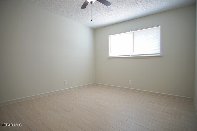 Building Photo - 3313 Cork Dr