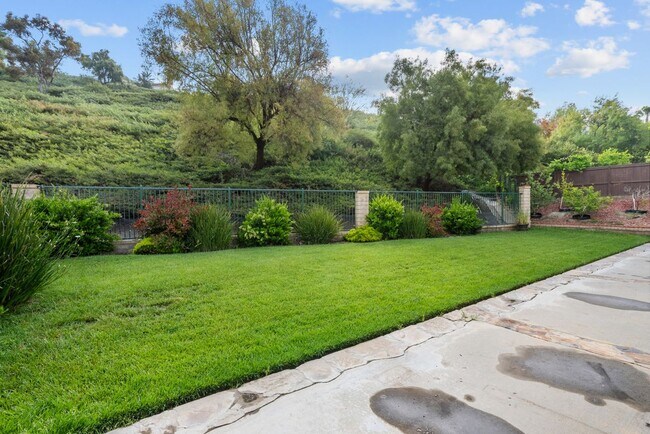 Building Photo - 26426 Cardinal Dr