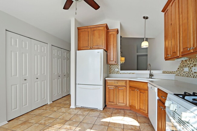 Building Photo - 434 Cromwell Cir