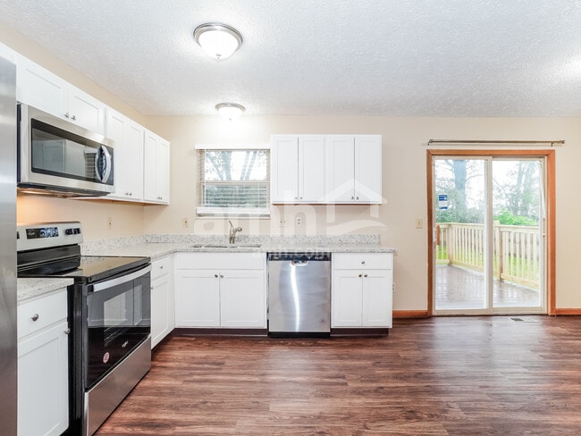 Building Photo - 5433 Longworth Dr