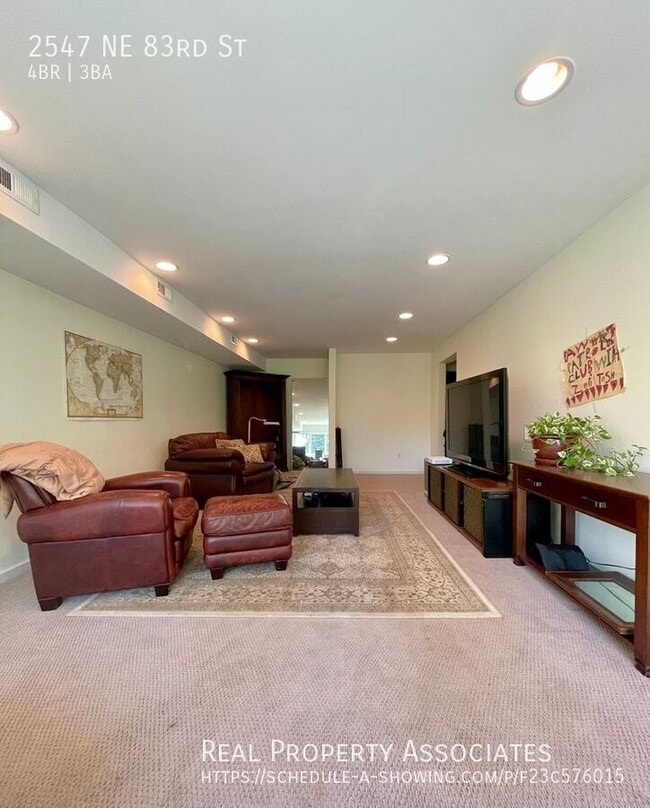 Building Photo - 2547 NE 83rd St