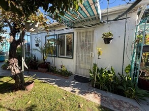 Building Photo - All-Inclusive Studio for Rent in Tarzana!
