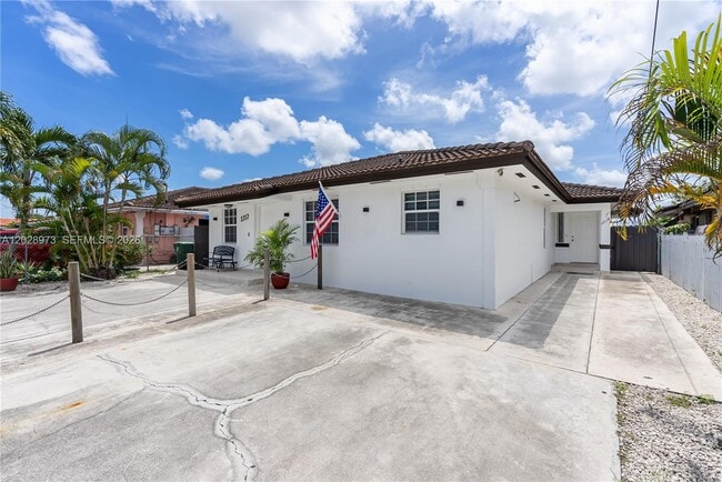 Building Photo - 1214 NW 34th Ave