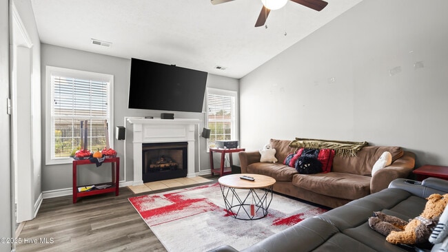 Building Photo - 706 Ironwood Dr