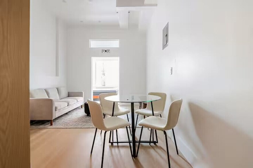 Building Photo - 19 St Marks Pl