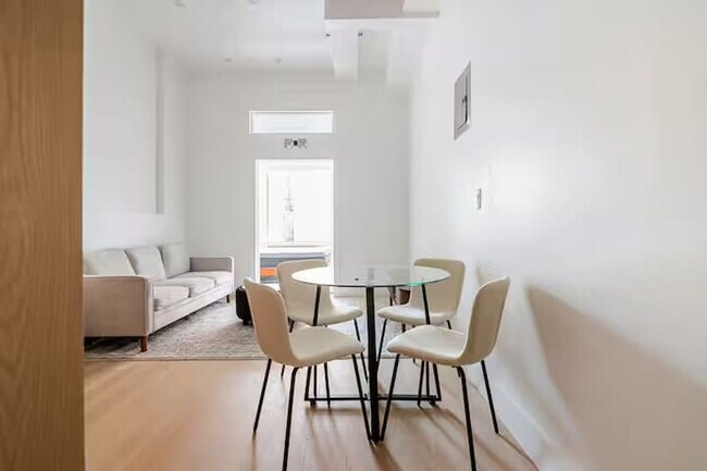 Building Photo - 19 St Marks Pl