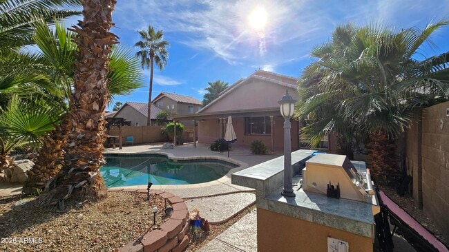 Building Photo - 16252 W Madison St