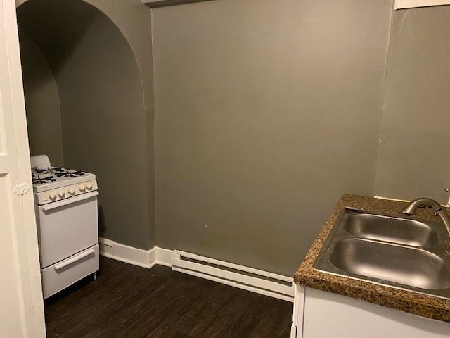 Building Photo - 1035 N. 23rd St. Apt. 13 - 1 Bedroom Upper