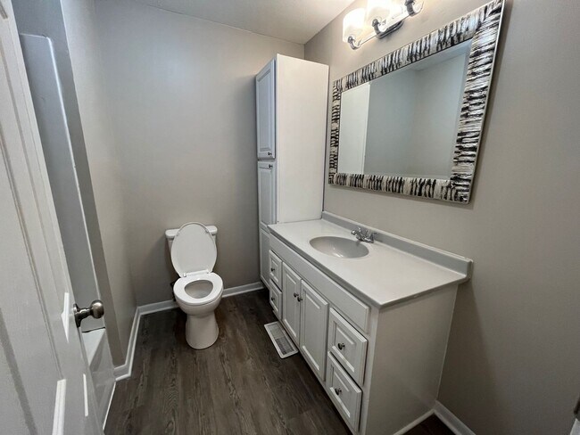 Building Photo - Coming soon! 3 bedroom, 1 1/2 bath, 2 car ...