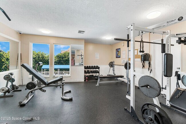 Building Photo - 807 Mystic Dr