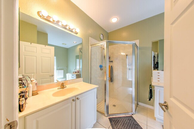 Building Photo - 1829 Sandhill Crane Dr