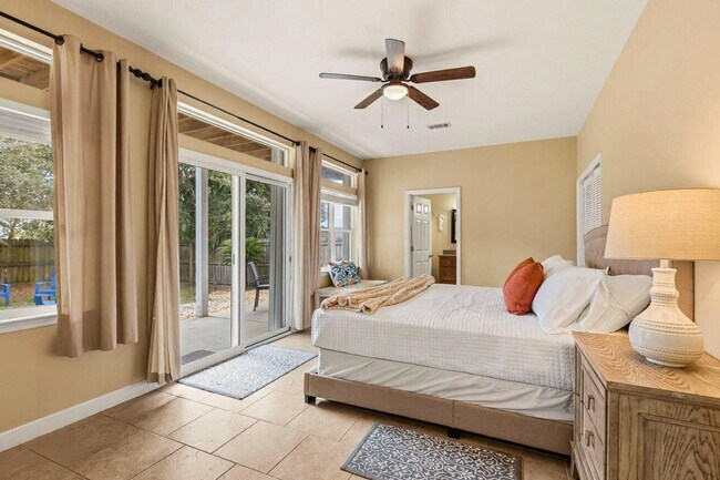 Building Photo - 76 Gulf View Dr